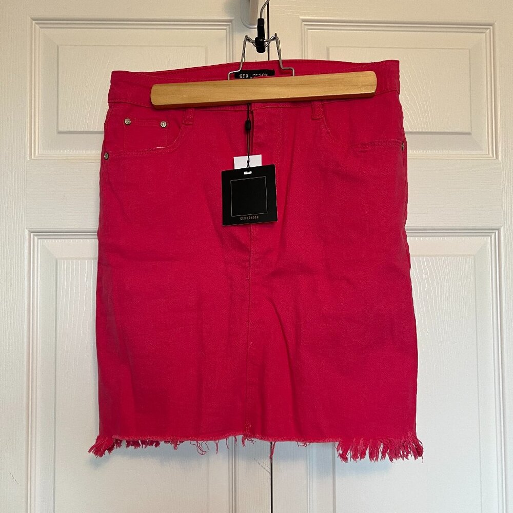 NWT - QED London - Size 6 - Hot Pink Denim Skirt